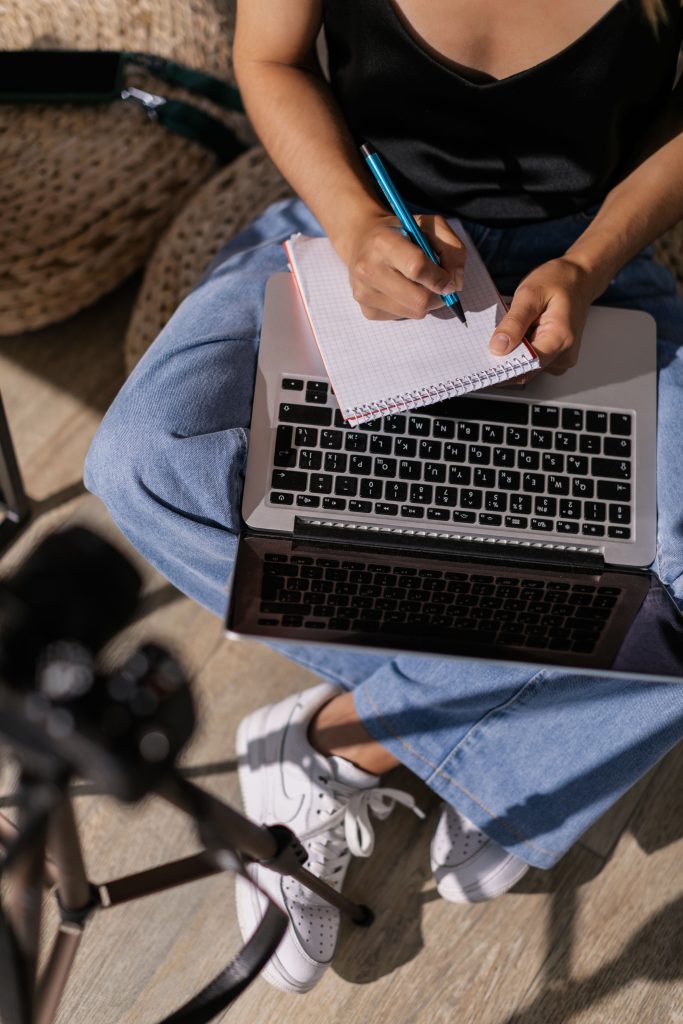 Checklist de preparação para uma entrevista de emprego presencial ou online